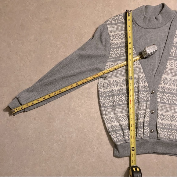 👛 Faux sweater vest/mock turtleneck. Heather grey & grey winter knit. Small - Picture 3 of 9